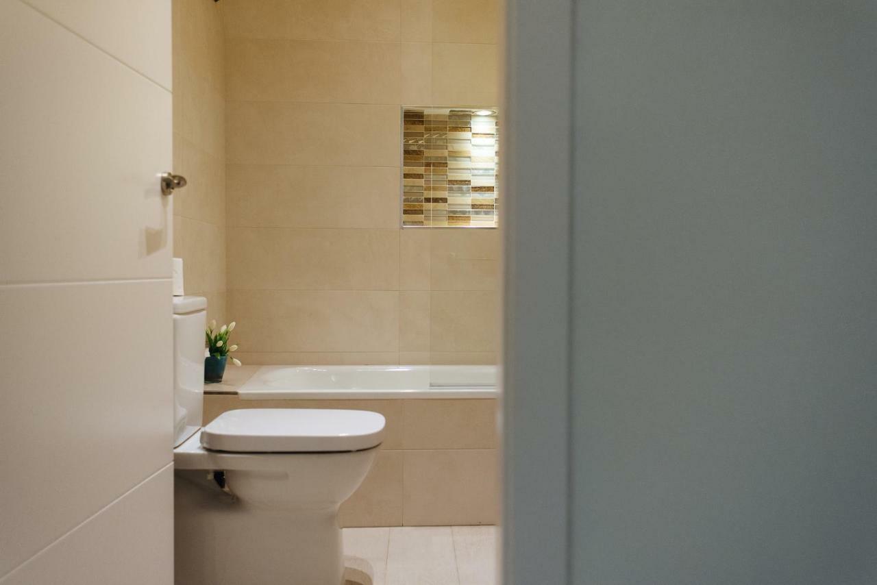 סביליה Luxury Apartment Penuelas Free Parking מראה חיצוני תמונה